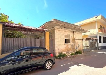 Casa indipendente Mondragone - foto 1