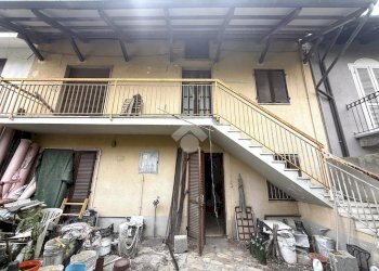 Villa Via Cristoforo Colombo, Poirino - foto 1