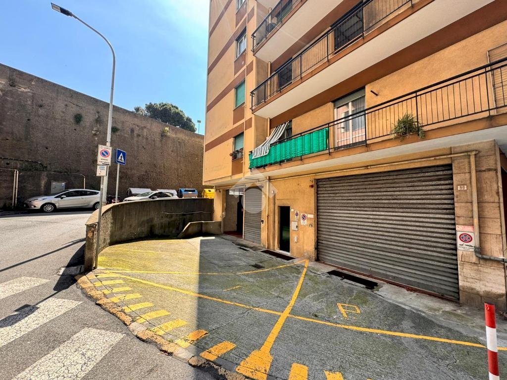 Box Via Bartolomeo Carrea, Genova (zona Sampierdarena) - foto 1