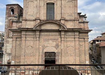 Appartamento Via Roberto d'Azeglio, 19, Busca - foto 1