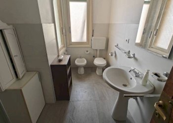 Bagno - Apartment via San Quintino, 22, Torino (neighborhood Centro) - photo 14
