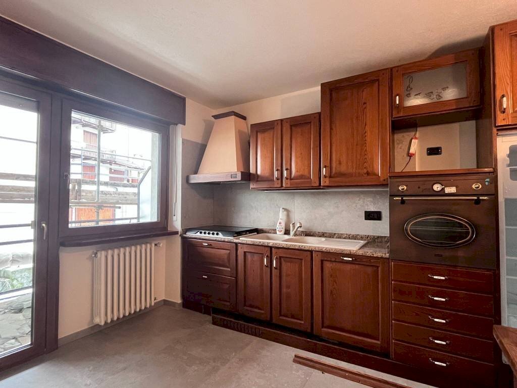 Cucina - Bilocale via della Torre, 7, Sauze d'Oulx - foto 2