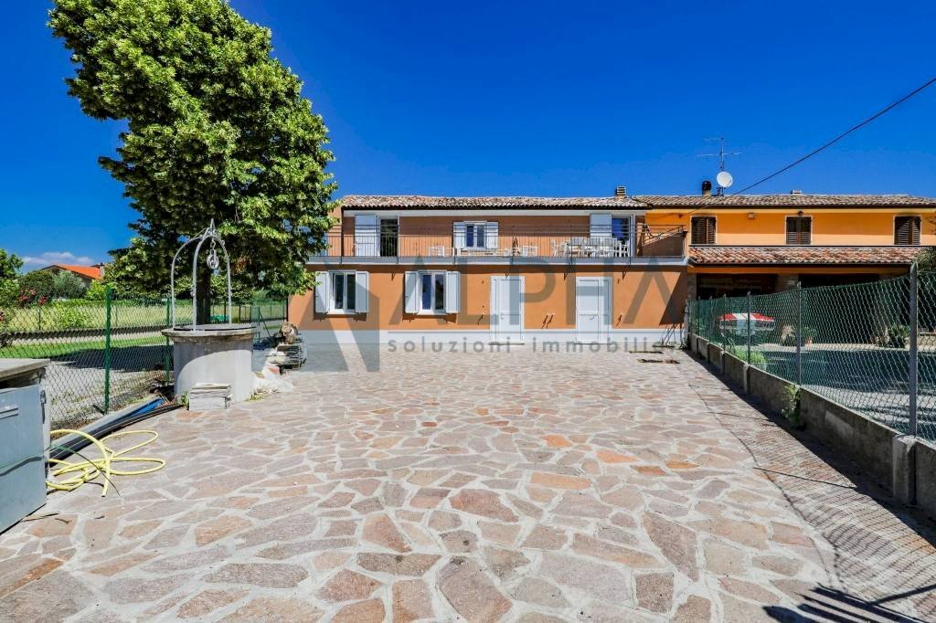 Cortile interno - Villa via Faberio, Savignano sul Rubicone - foto 2