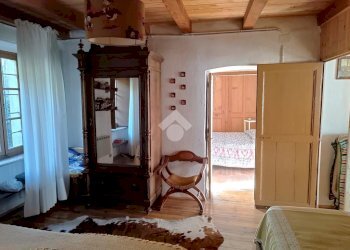 Semi-detached house Frazione capomosso, Valdilana - photo 13
