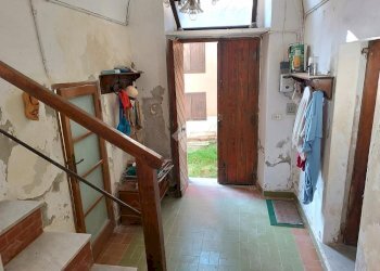 Semi-detached house Frazione capomosso, Valdilana - photo 19