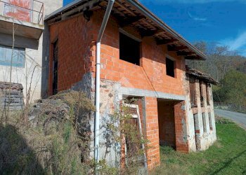 Semi-detached house Frazione capomosso, Valdilana - photo 29