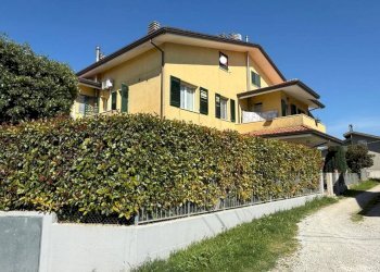 Facciata - Attico via Santa Maria del Monte, Saludecio - foto 1