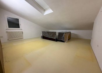 Stanza non arredata - Attico via Santa Maria del Monte, Saludecio - foto 9