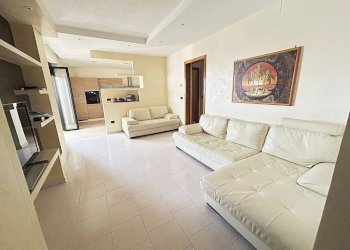 Salone - Three-room apartment via Alfredo Violante, 3, Bari - photo 2