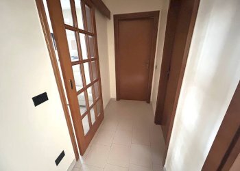 Corridoio - Three-room apartment via Alfredo Violante, 3, Bari - photo 13