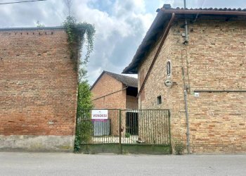 Facciata - Rustico via Ortolani, 30, Guarene - foto 1