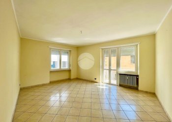 Three-room apartment Via Zappata, Carignano - photo 1