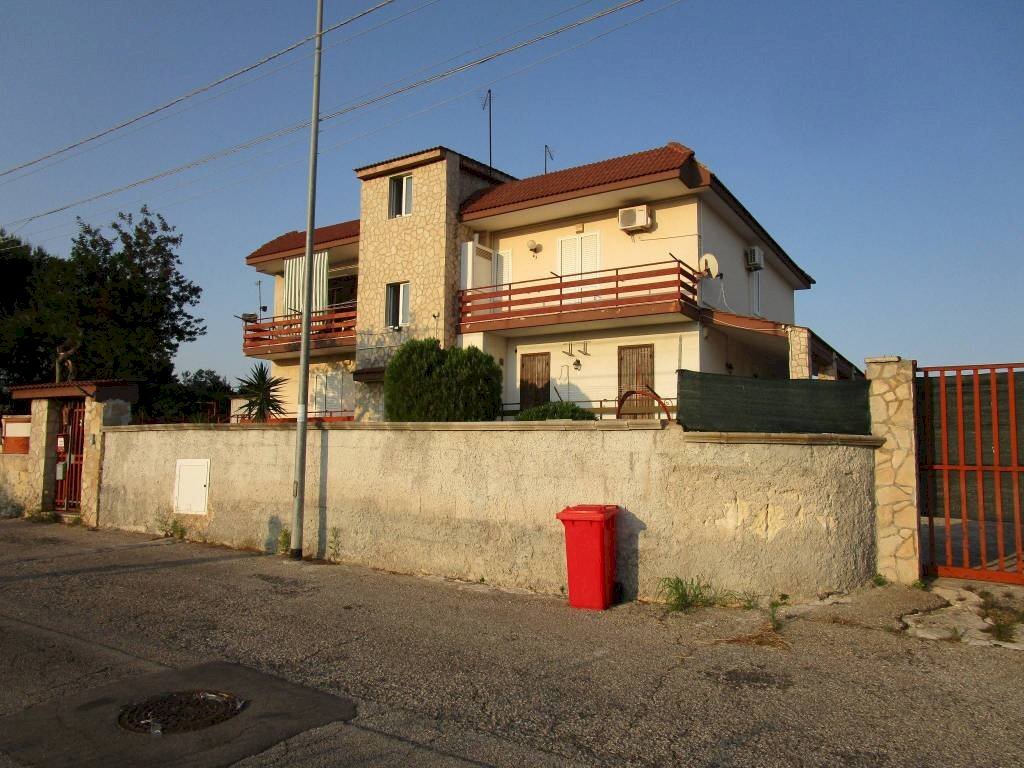 Facciata - Three-room apartment Statte - photo 1