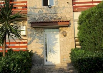 Facciata - Three-room apartment Statte - photo 2