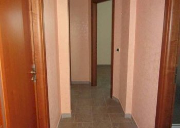 Corridoio - Three-room apartment Statte - photo 12