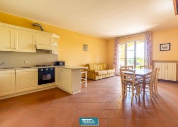 Cucina - Appartamento via Sant'Isidoro, 1, Bogogno - foto 3