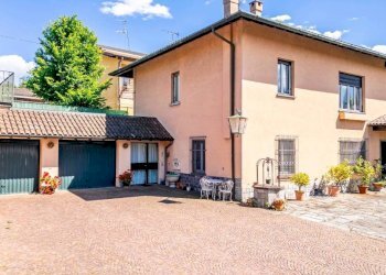 Facciata - Villa via Carugo, 13, Mornago - foto 4