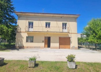 Facciata - Villa viale Dante, 14, Pergola - foto 39