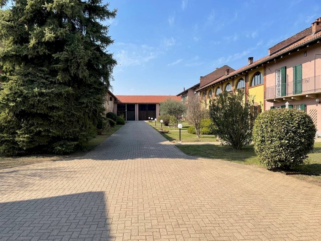 Cortile interno - Villa a Schiera Borgata Dojrone, 9, Rivalta di Torino - foto 1