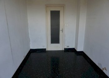 Stanza non arredata - Trilocale via dei Landi, 16, Genova (zona Sampierdarena) - foto 7