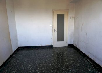 Camera da letto - Trilocale via dei Landi, 16, Genova (zona Sampierdarena) - foto 9