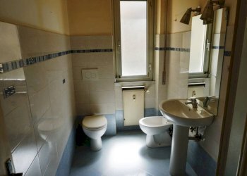 Bagno - Trilocale via dei Landi, 16, Genova (zona Sampierdarena) - foto 13