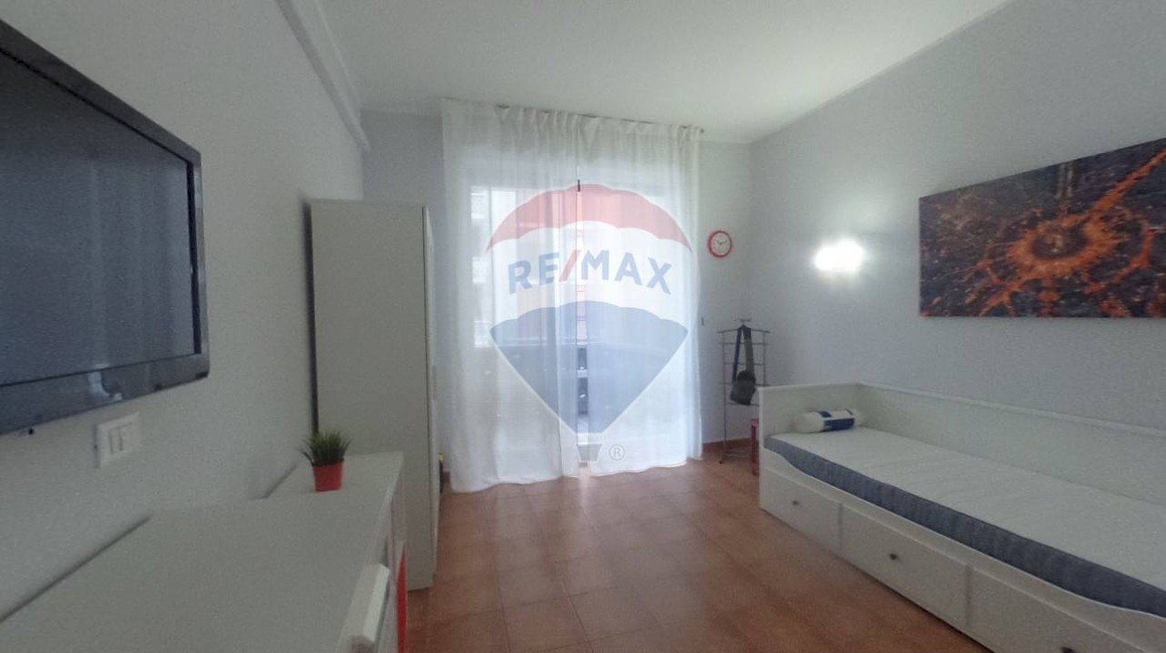 One-room apartment Via Ormea, 164 
 San Salvario, Torino (neighborhood San Salvario) - photo 1