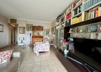 Four-room apartment Via Emilio Salgari, Genova (neighborhood Pegli) - photo 8