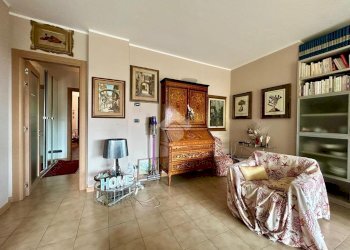 Four-room apartment Via Emilio Salgari, Genova (neighborhood Pegli) - photo 16