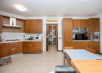 Three-room apartment Viale Piave, Gessate - photo 4
