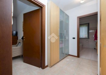 Three-room apartment Viale Piave, Gessate - photo 14