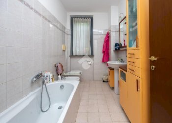 Three-room apartment Viale Piave, Gessate - photo 20
