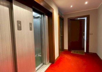 Ascensori - Quadrilocale piazza Esquilino, Milano - foto 44