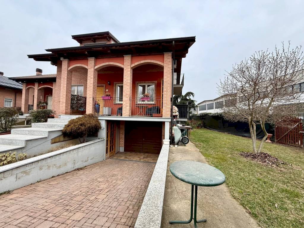 Giardino - Villa strada Carmagnola, 62/a, Caramagna Piemonte - foto 2