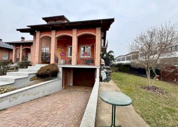 Giardino - Villa strada Carmagnola, 62/a, Caramagna Piemonte - foto 2