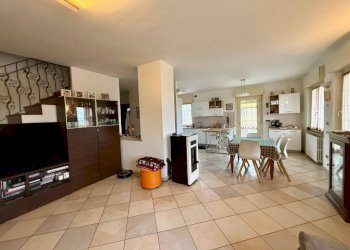 Salone - Villa strada Carmagnola, 62/a, Caramagna Piemonte - foto 13