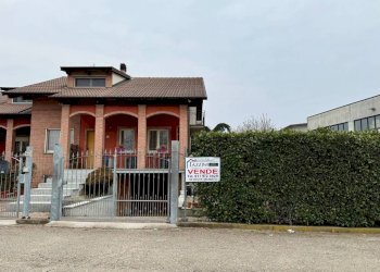 Facciata - Villa strada Carmagnola, 62/a, Caramagna Piemonte - foto 46