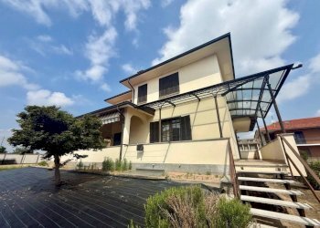 Facciata - Villa vicolo Sebastiano Baravalle, 5, Carmagnola - foto 8