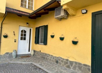 Cortile interno - Terraced Villa via San Sebastiano, 7, Candelo - photo 7