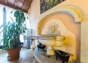 Dettaglio Fontana antica - Villa Brescia - foto 17