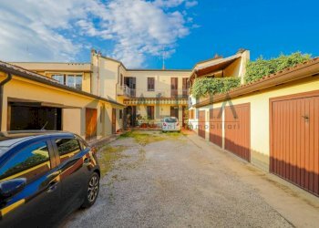 Cortile interno - Three-room apartment via Felice Orsini, Forlì - photo 24