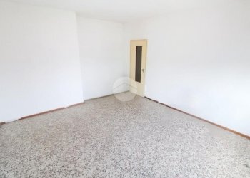 Three-room apartment Via S. Marcellino, Brescello - photo 4