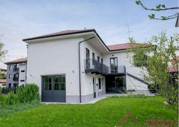 Casa indipendente Corso cortemilia, 135, Alba - foto 2