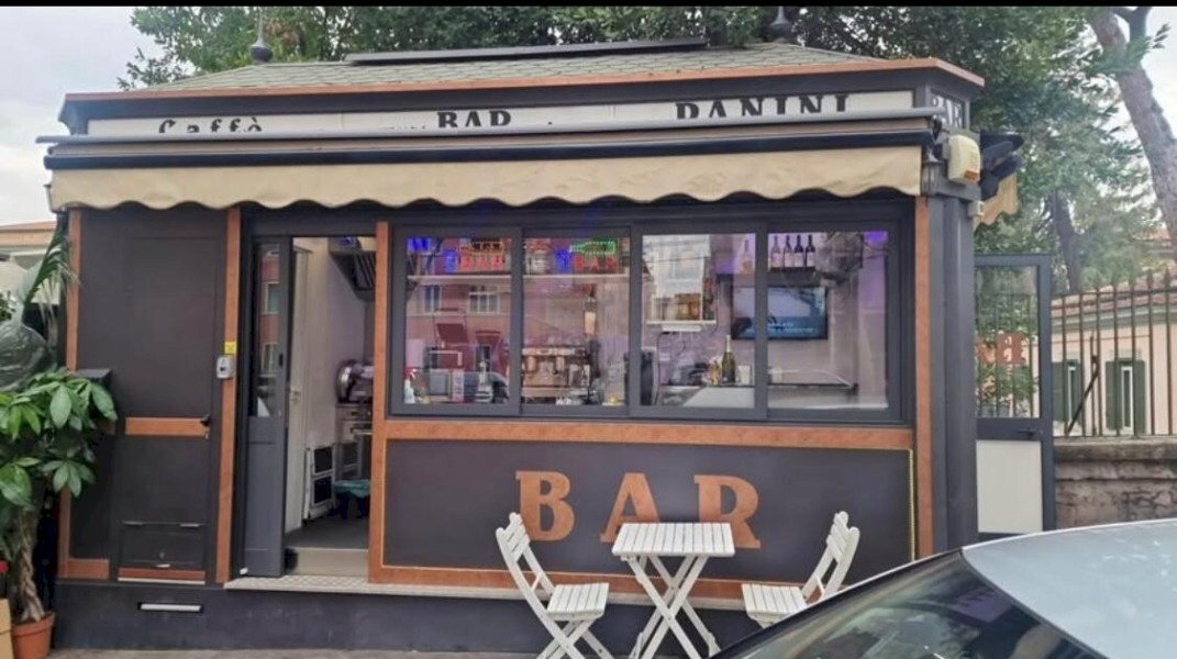 Shop Via Circonvallazione Gianicolense, Roma (neighborhood Gianicolense) - photo 1