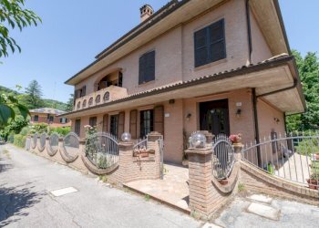 Villa via toscana, Bologna - photo 2