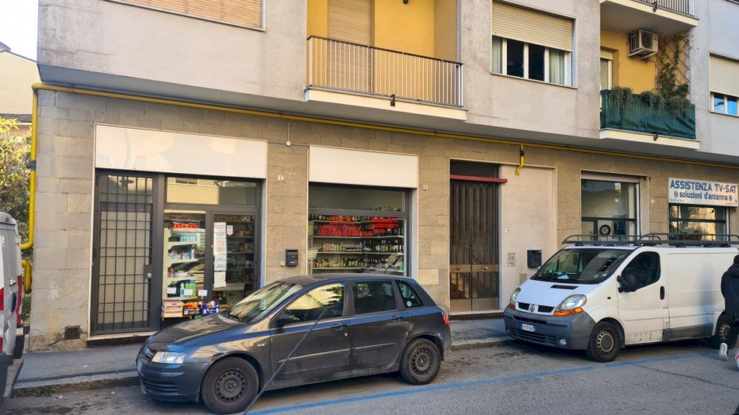 Shop via Valdossola, Bologna (neighborhood Costa Saragozza) - photo 2