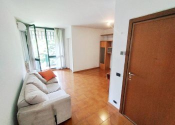 Salone - Trilocale via Luigi Capuana, 21, Rho - foto 2