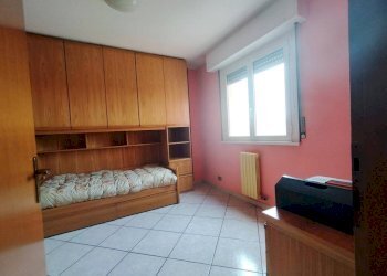 Camera da letto - Three-room apartment via Claudio Varalli, 27, Bollate - photo 29