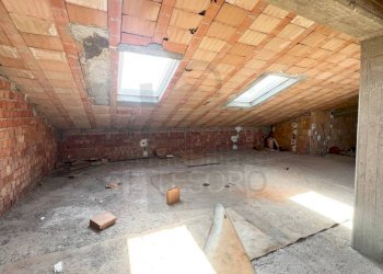 Stanza non arredata - Attico via Fausto Coppi, San Leo - foto 3