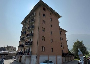 Facciata - Trilocale via Lys, 37, Aosta - foto 2